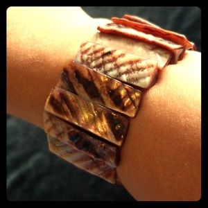 Tan Mother Pearl Shell Bracelet 💝